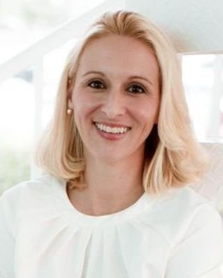 Melena Postolowski Melena Postolowski